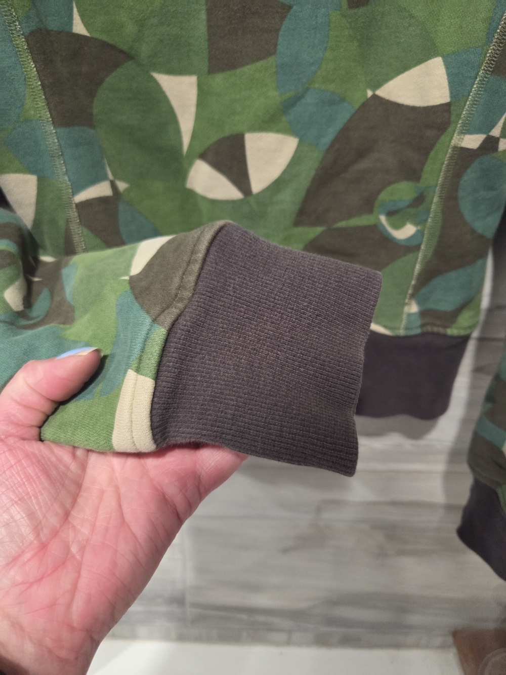 Rare lululemon Scuba Hoodie Green Camo Size 8 - Picture 6 of 9